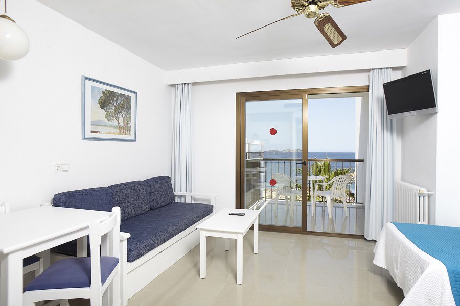 Aparthotel Nereida Сан-Антонио-Абад Экстерьер фото