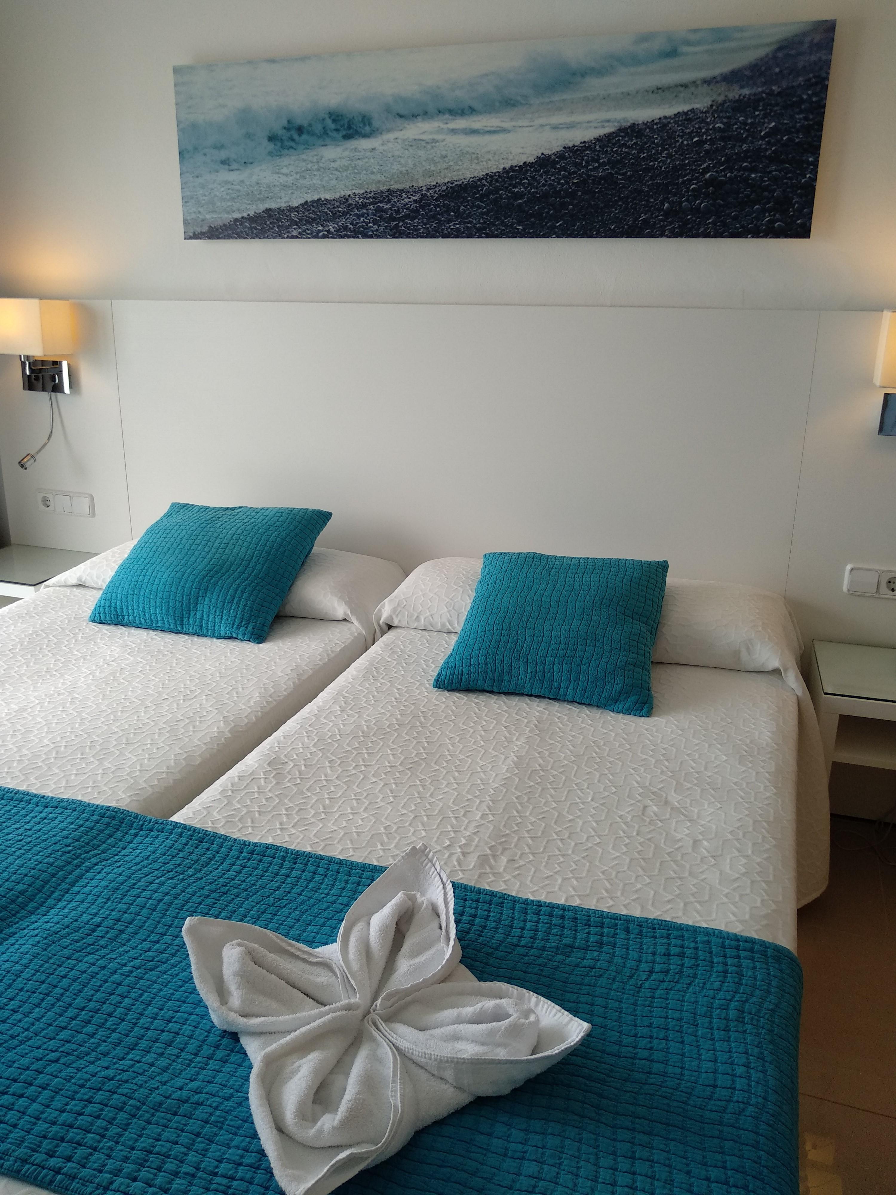 Aparthotel Nereida Сан-Антонио-Абад Экстерьер фото