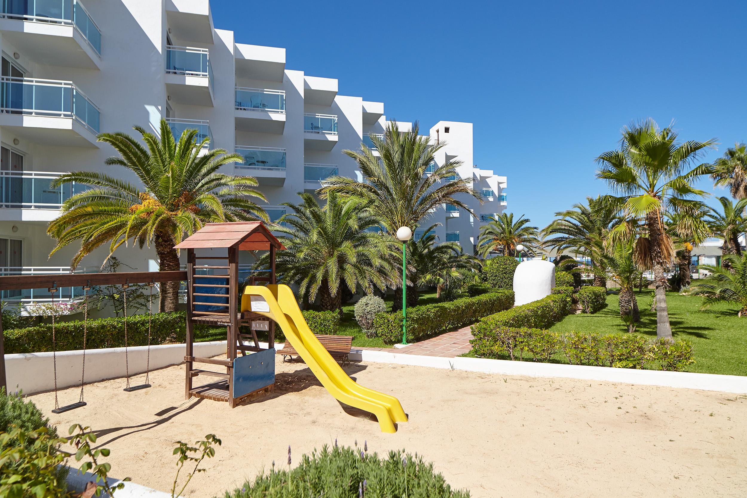 Aparthotel Nereida Сан-Антонио-Абад Экстерьер фото