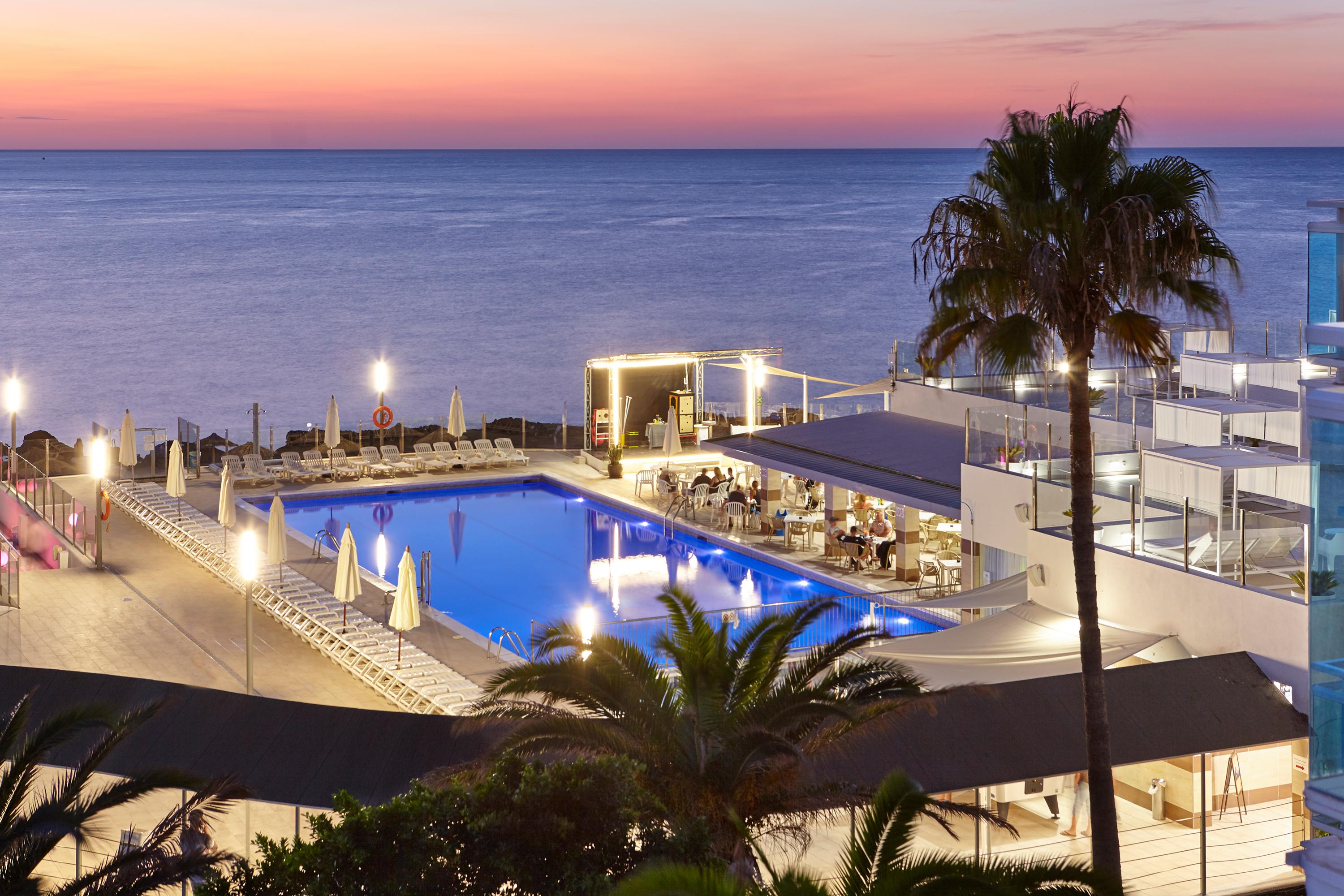 Aparthotel Nereida Сан-Антонио-Абад Экстерьер фото