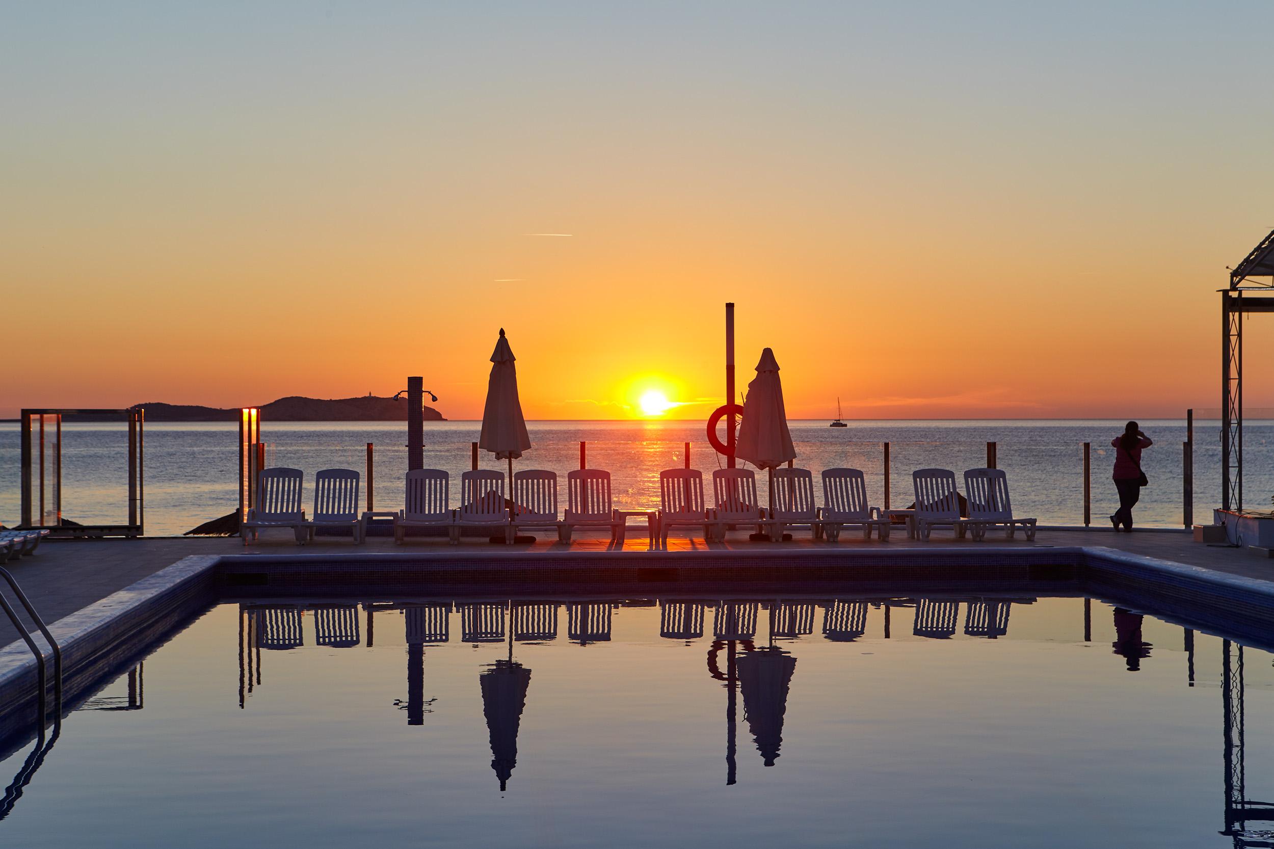 Aparthotel Nereida Сан-Антонио-Абад Экстерьер фото