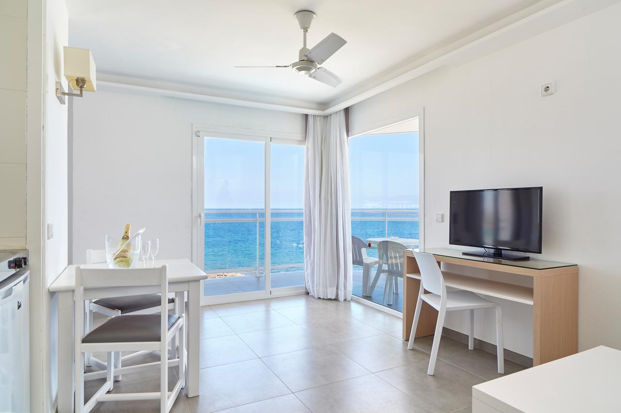 Aparthotel Nereida Сан-Антонио-Абад Экстерьер фото