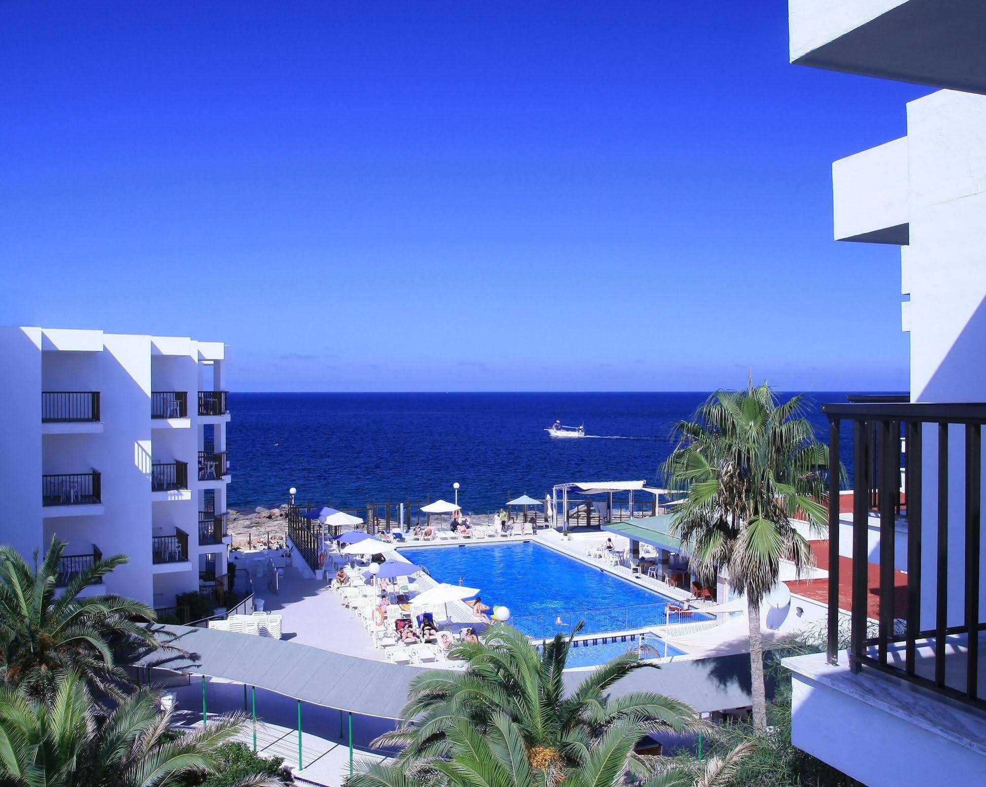 Aparthotel Nereida Сан-Антонио-Абад Экстерьер фото