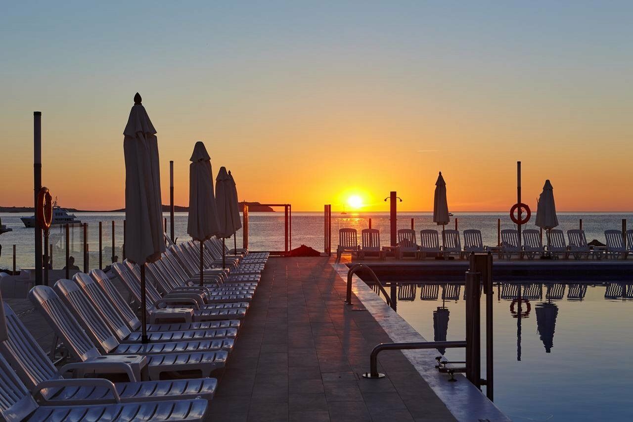 Aparthotel Nereida Сан-Антонио-Абад Экстерьер фото